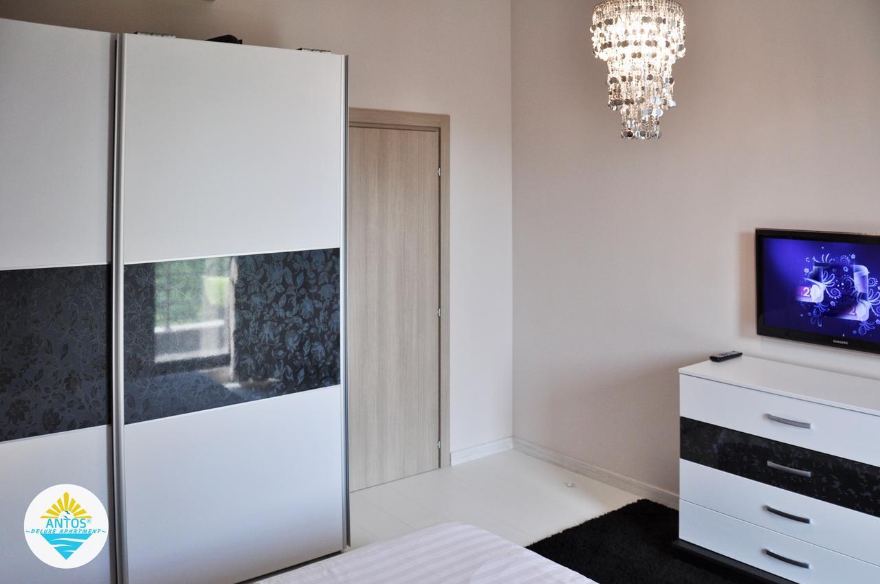 Antos Deluxe Apartment Constanta Bagian luar foto