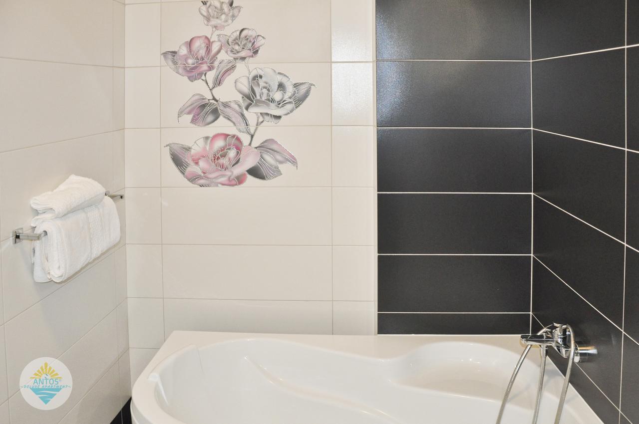 Antos Deluxe Apartment Constanta Bagian luar foto