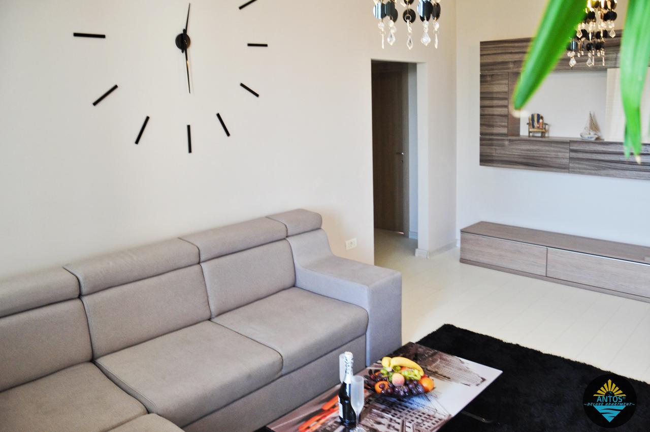 Antos Deluxe Apartment Constanta Bagian luar foto