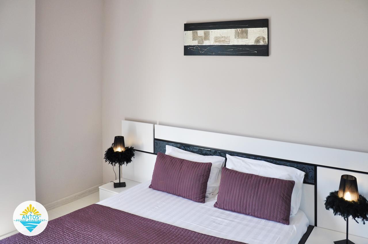 Antos Deluxe Apartment Constanta Bagian luar foto