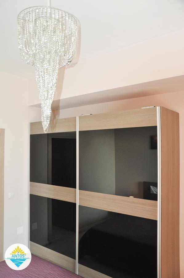 Antos Deluxe Apartment Constanta Bagian luar foto