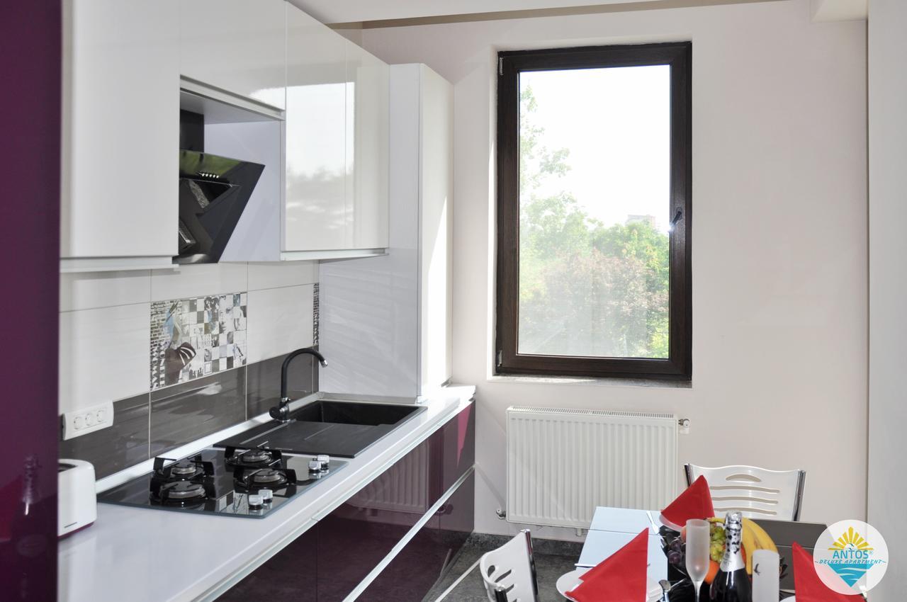 Antos Deluxe Apartment Constanta Bagian luar foto