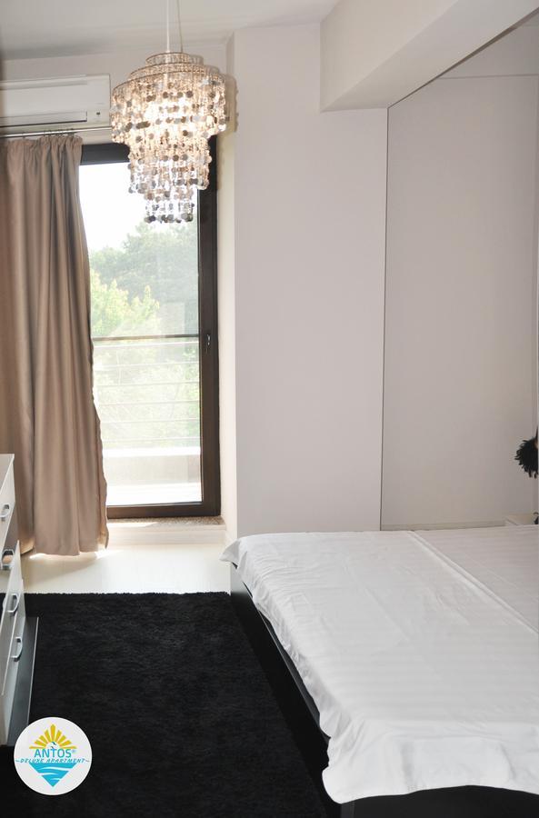 Antos Deluxe Apartment Constanta Bagian luar foto