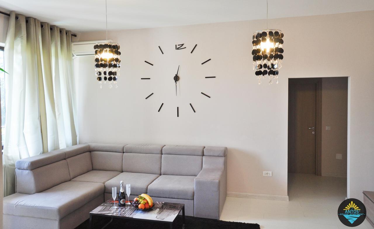 Antos Deluxe Apartment Constanta Bagian luar foto