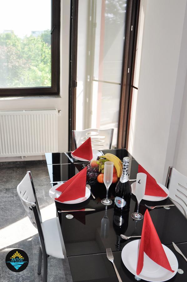 Antos Deluxe Apartment Constanta Bagian luar foto