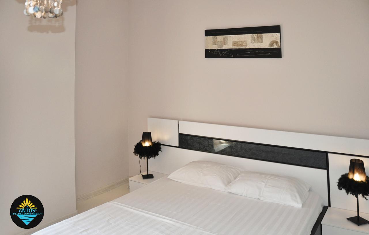 Antos Deluxe Apartment Constanta Bagian luar foto